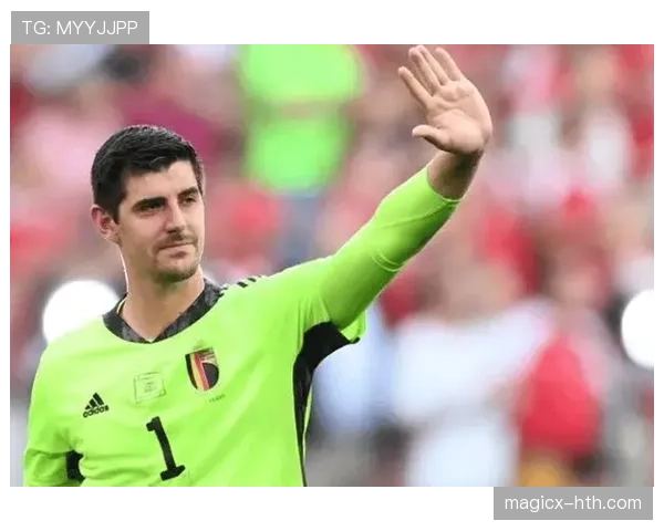 库尔图瓦荣膺英超最佳门将,卓越表现再证传奇地位 库尔图瓦荣膺英超最佳门将,卓越表现再证传奇地位