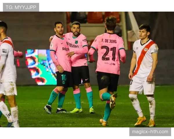 汉堡主帅革新战术体系，球队状态回升迎来关键突破