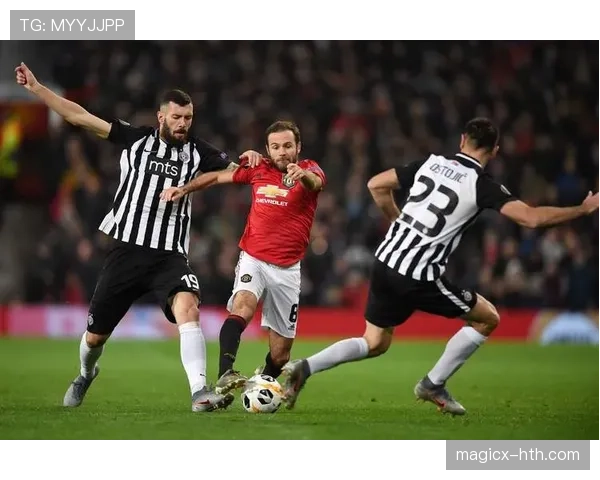 拉菲尼亚 vs 萨卡:英超新边锋进攻效率与战术角色对比 拉菲尼亚 vs 萨卡:英超新边锋进攻效率与战术角色对比